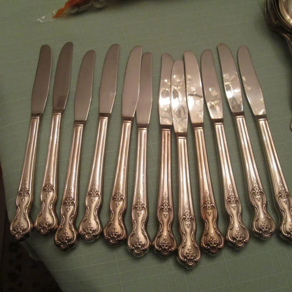 WM ROGERS VINTAGE SILVERWARE SET - Picture 5 of 5
